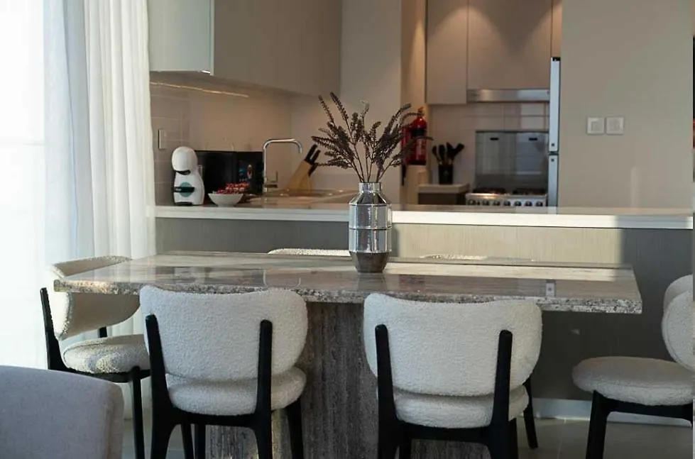 Апартаменты Oraya - Chic 2Br Apt In Downtown Dubai With City Views